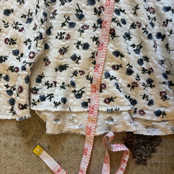 white mini 90s dress cotton like with little ditzy flowers and button up 90s y2k - Picture 12 of 12